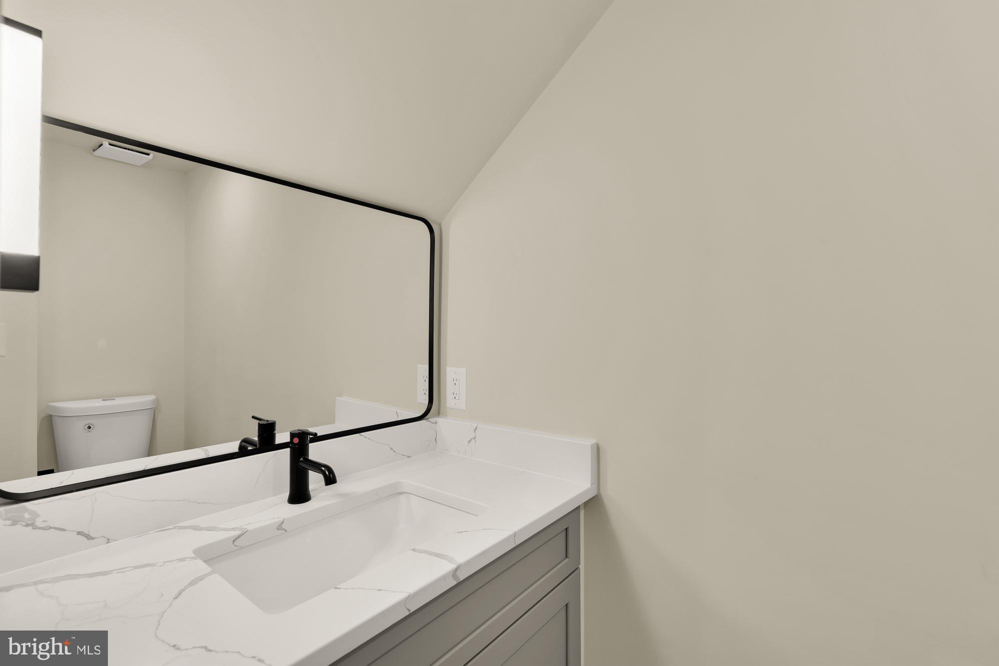 422 Warner Street Northwest Washington, DC 20001 - Photo 31 of 35