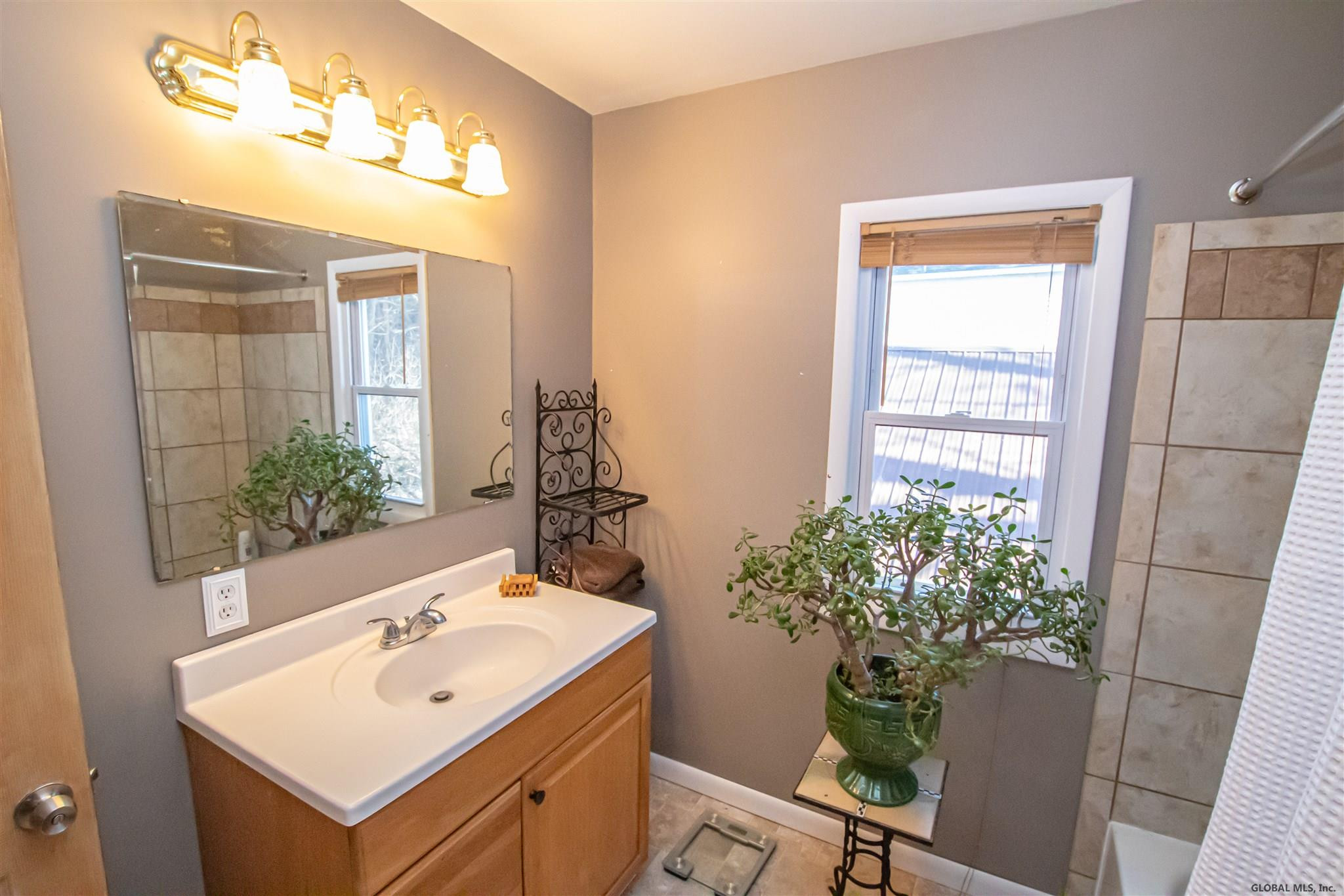 31 Dewitt Street Amsterdam, NY 12010 - Photo 13 of 19 Photo 13