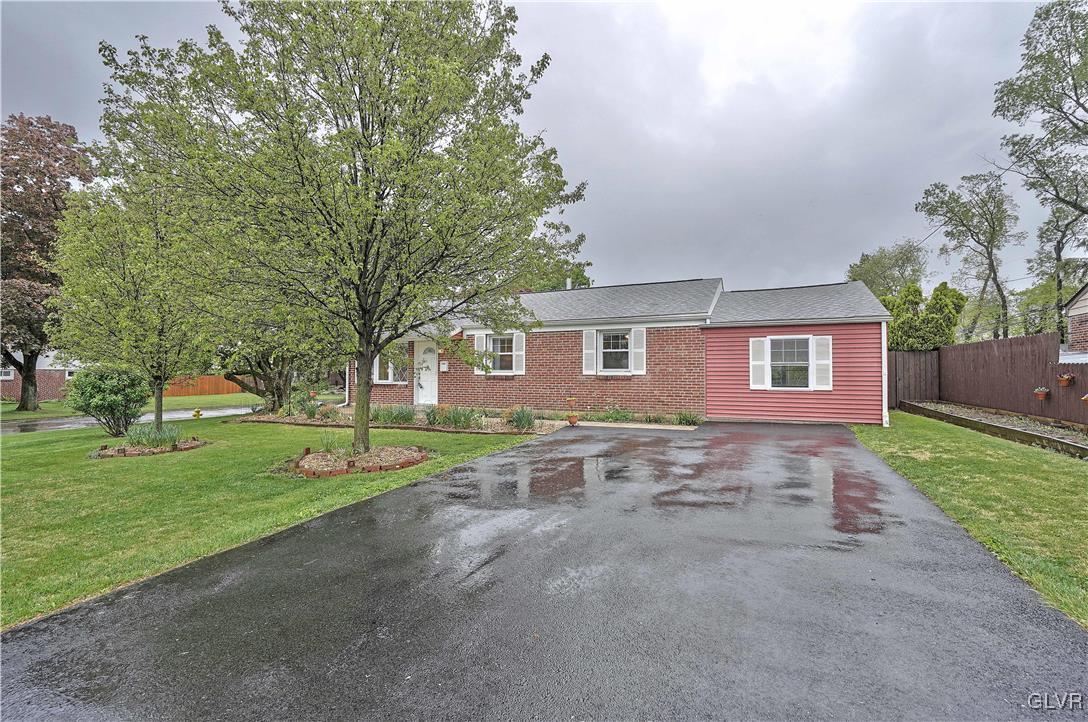 3102 Devonshire Road Allentown, PA 18103 - Photo 2 of 33 Gallery Image 2