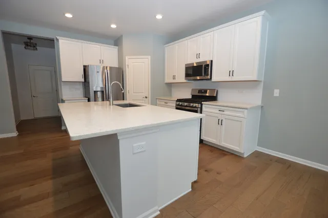 $299,500 | 1029 Draper Road, McHenry, IL 60050