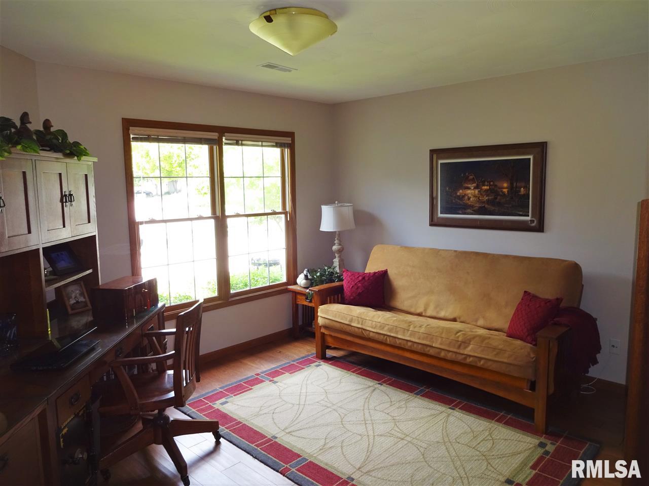 2501 Chapel Hill Road Springfield, IL 62702 - Photo 18 of 25