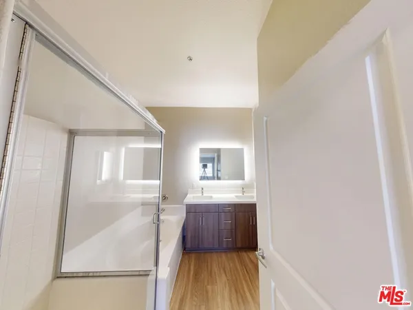 $7,850 | 1041 Glendon Avenue, Unit 4193, Los Angeles, CA 90024