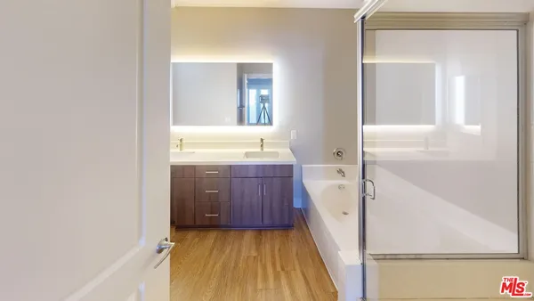 $7,850 | 1041 Glendon Avenue, Unit 4193, Los Angeles, CA 90024