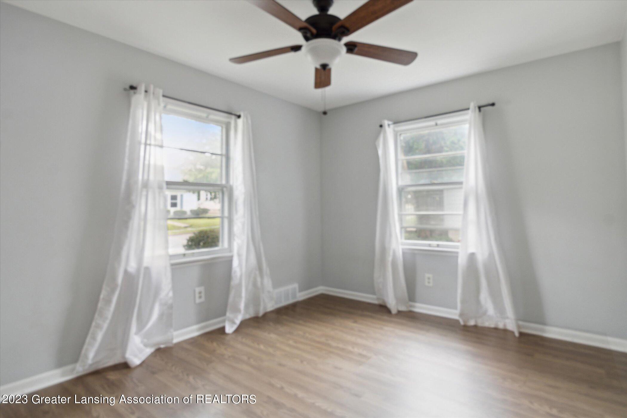 1906 West Rundle Avenue Lansing, MI 48910 - Photo 16 of 47 18-1906-W-Rundle-Ave-Lansing-MI-48910-Wi