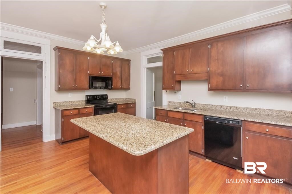 158 South Catherine Street Mobile, AL 36604 - Photo 11 of 40