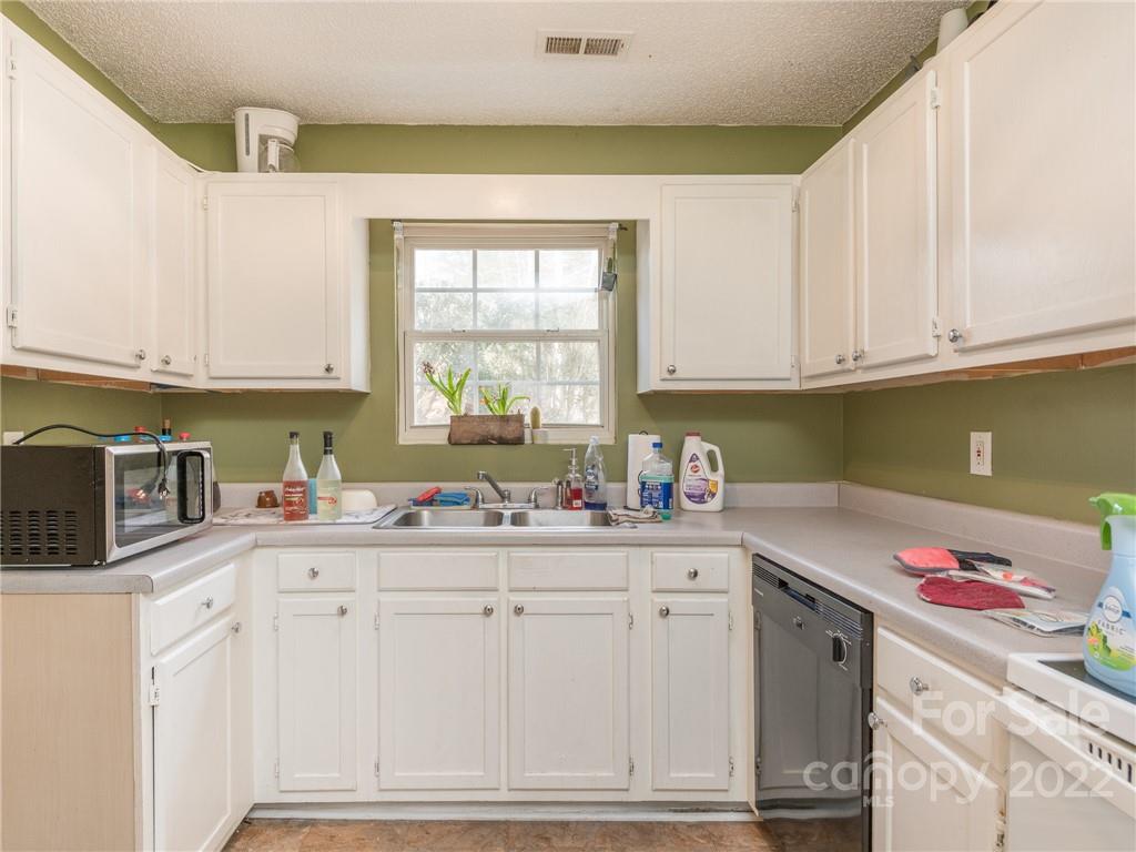 5980 Quarter Road Clover, SC 29710 - Photo 3 of 47 Gallery Image 3