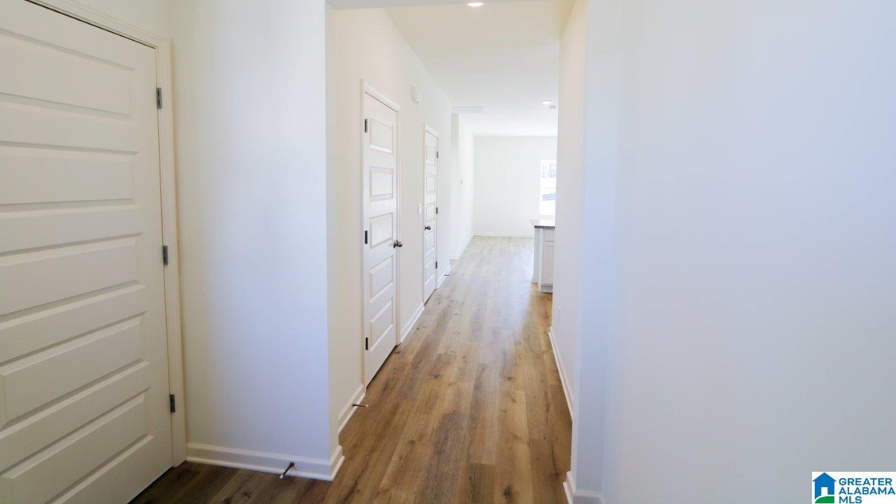5139 Meadow Ridge Trail Bessemer, AL 35022 - Photo 3 of 36