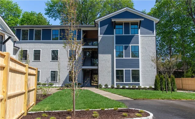 $287,600 | 32 Exchange Street, Unit 101, East Greenwich, RI 02818