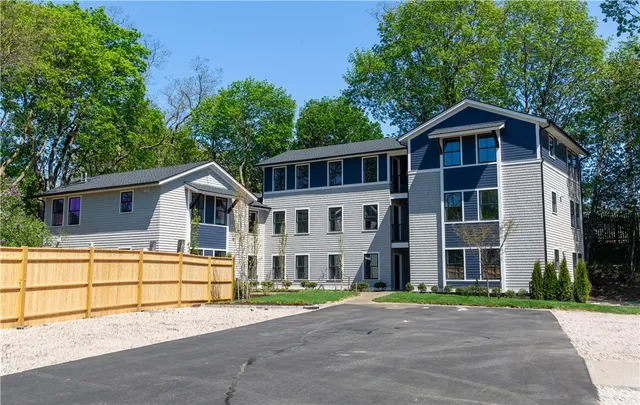 $287,600 | 32 Exchange Street, Unit 101, East Greenwich, RI 02818