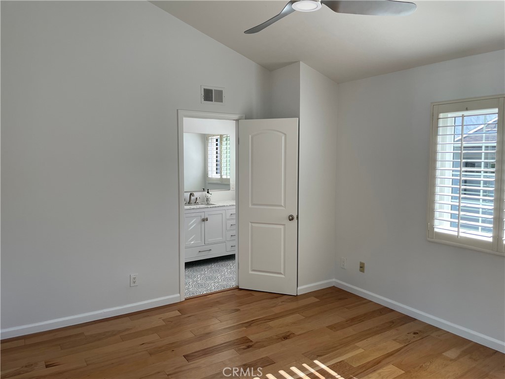 333 Virginia Street, Unit 9 El Segundo, CA 90245 - Photo 58 of 75 Guest Bedroom to Private Bathroom