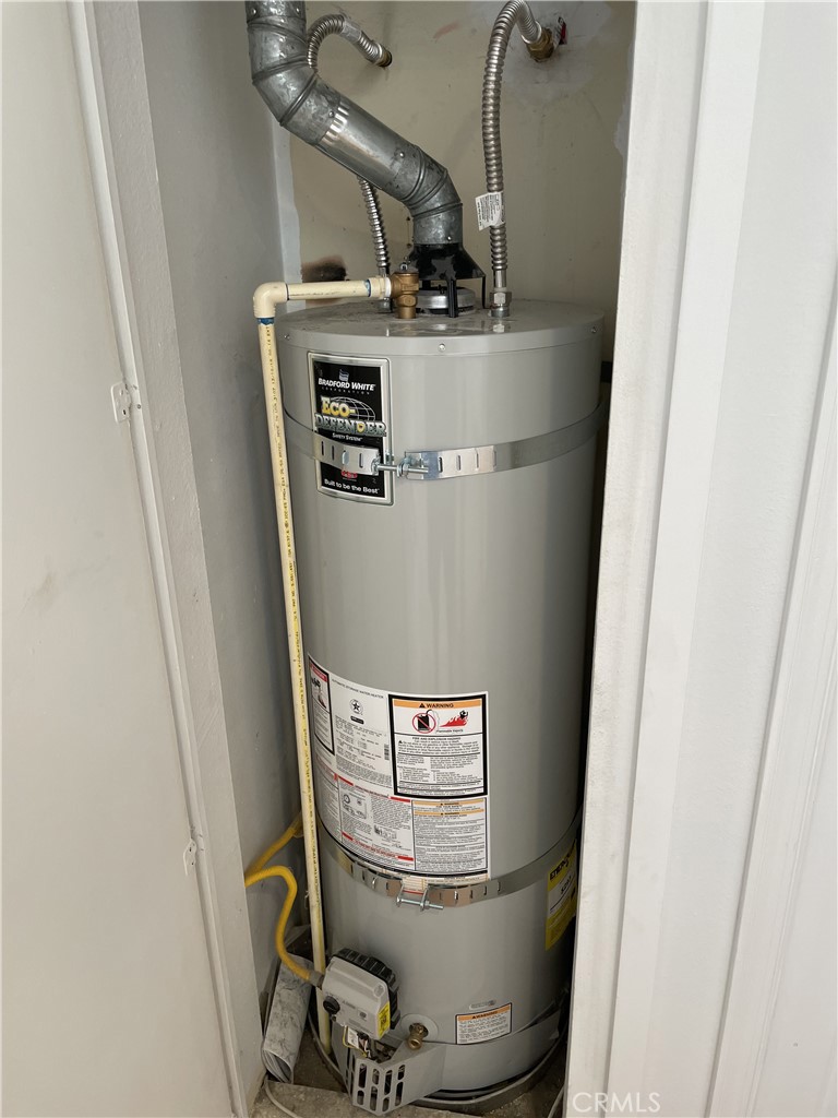 333 Virginia Street, Unit 9 El Segundo, CA 90245 - Photo 64 of 75 Bradford White Water Heater