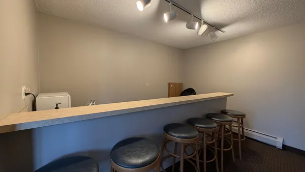 $185,000 | 7401 West 101st Street, Unit 121, Bloomington, MN 55438