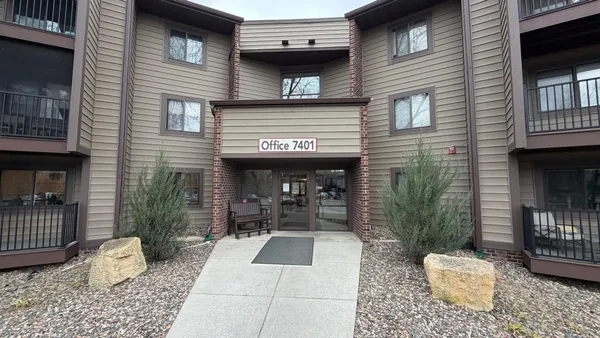 $185,000 | 7401 West 101st Street, Unit 121, Bloomington, MN 55438