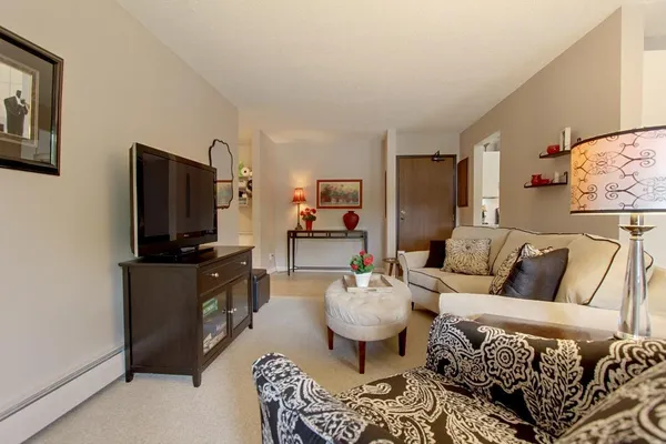 $185,000 | 7401 West 101st Street, Unit 121, Bloomington, MN 55438