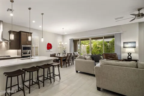 $925,000 | 6610 East Marisa Lane, Phoenix, AZ 85054