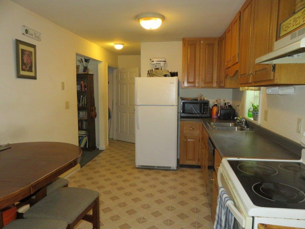 957 S Road Canaan, NH 03741 - Photo 7 of 18 Gallery Image 7