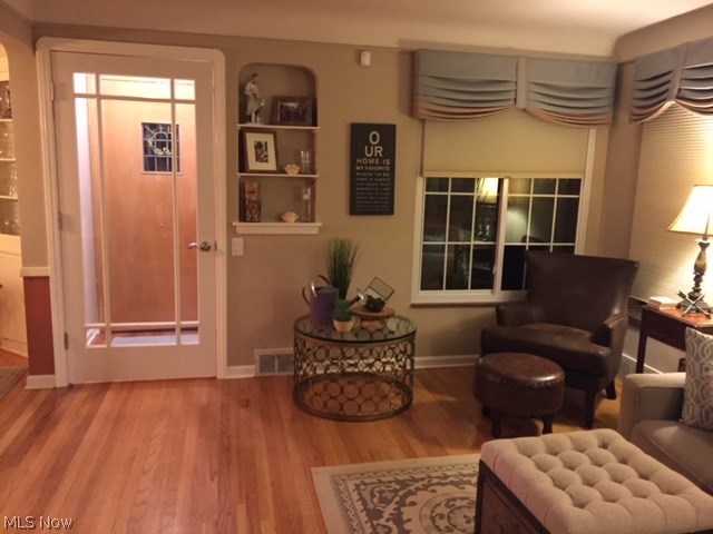 15913 Munn Road Cleveland, OH 44111 - Photo 10 of 31 Gallery Image 10