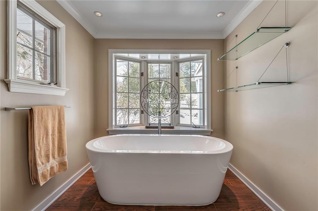 177 Canterbury Road Canonsburg, PA 15317 - Photo 16 of 25 Relax in your free standing soaking bathtub after a long hard day.
