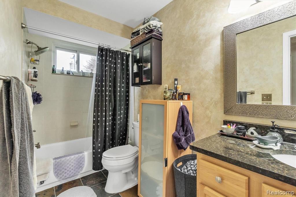 1121 Tienken Court, Unit 217 Rochester Hills, MI 48306 - Photo 15 of 23
