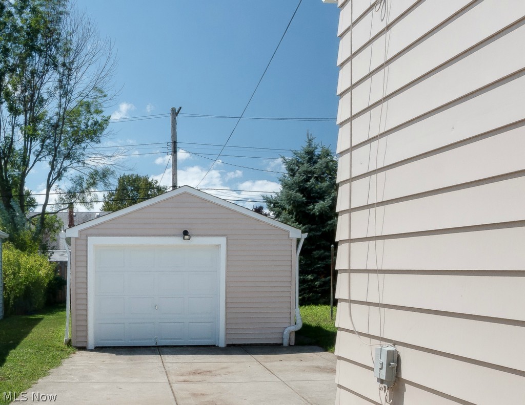 638 Dickerson Road Willowick, OH 44095 - Photo 3 of 25 Gallery Image 3