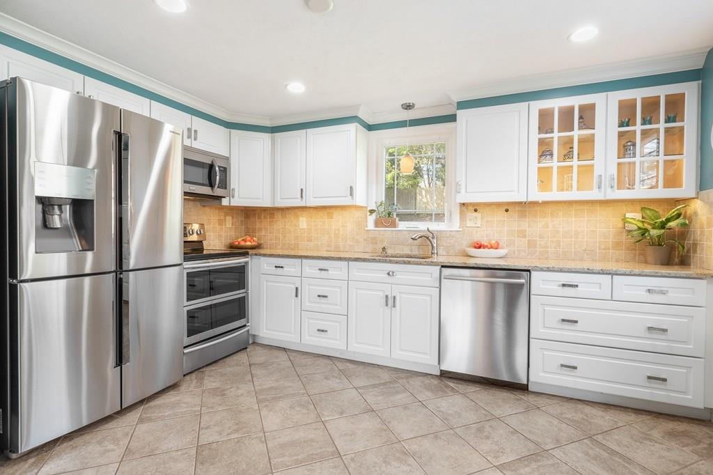 13 Winslow Road Sharon, MA 02067 - Photo 5 of 29 Gallery Image 5
