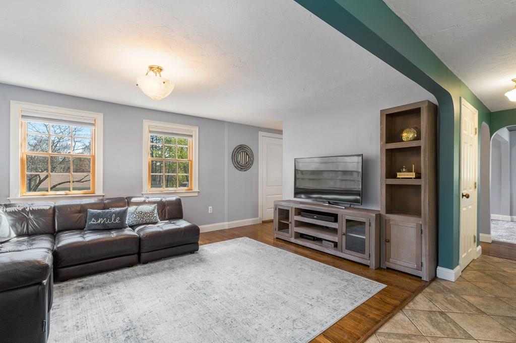 13 Winslow Road Sharon, MA 02067 - Photo 7 of 29 Gallery Image 7