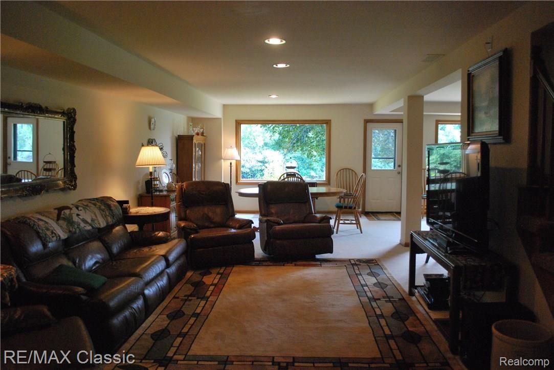 2280 Ford Road White Lake, MI 48383 - Photo 46 of 82 075.JPG