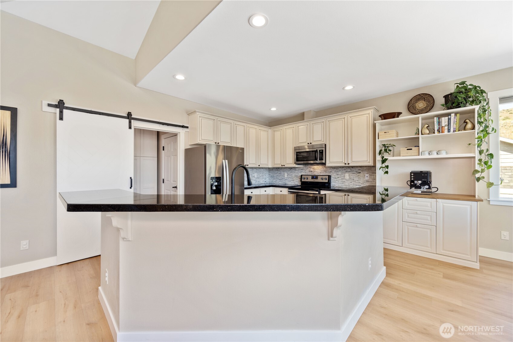 452 Spring View Place Chelan, WA 98816 - Photo 13 of 38 Gallery Image 13