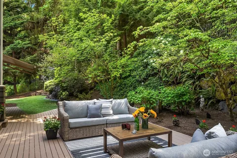 $1,888,000 | 5677 193rd Place Southeast, Issaquah, WA 98027