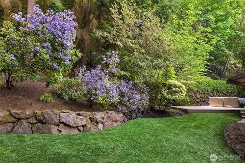 $1,888,000 | 5677 193rd Place Southeast, Issaquah, WA 98027