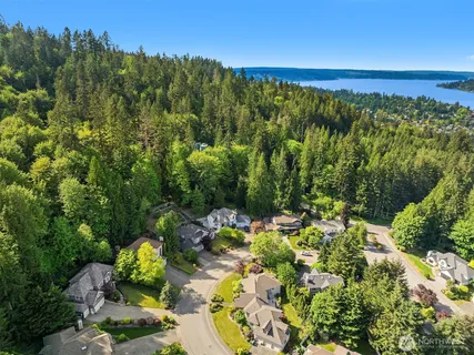 $1,888,000 | 5677 193rd Place Southeast, Issaquah, WA 98027