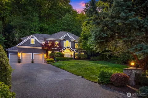 $1,888,000 | 5677 193rd Place Southeast, Issaquah, WA 98027