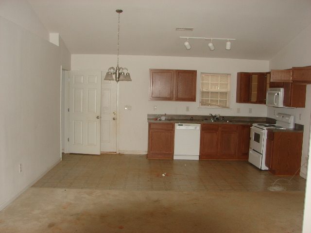 215 Riverbreeze Road Greenville, SC 29611 - Photo 2 of 12 Gallery Image 2