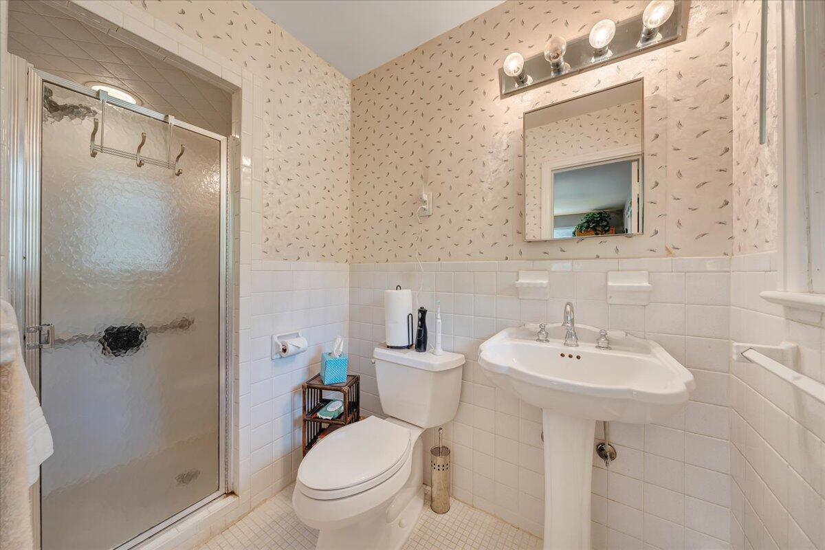 3598 Hartland Road Southwest Roanoke, VA 24015 - Photo 18 of 33 18-MIB01560