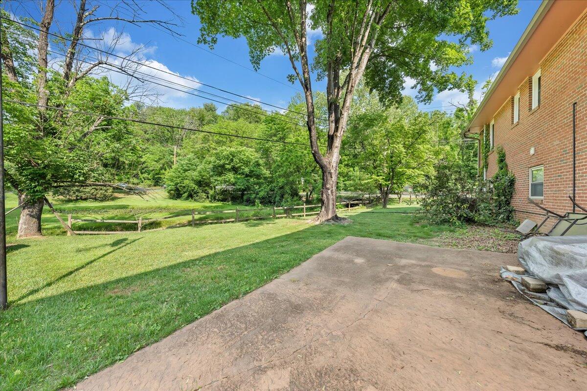 3598 Hartland Road Southwest Roanoke, VA 24015 - Photo 22 of 33 22-MIB01572