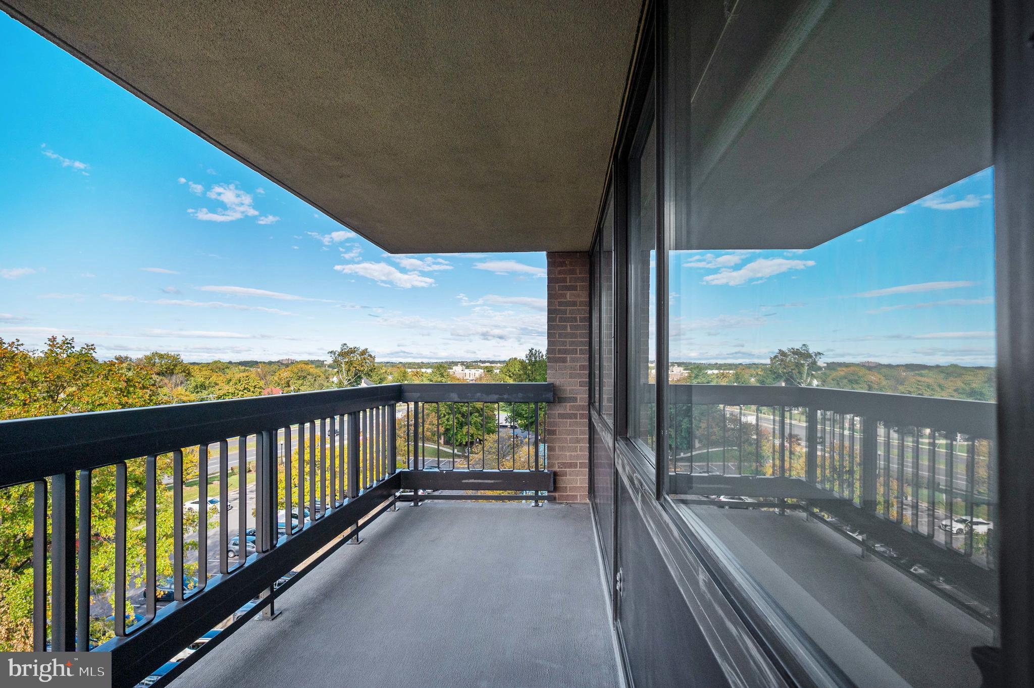 5501 Seminary Road, Unit 511S Falls Church, VA 22041 - Photo 22 of 44 a view of balcony with city view