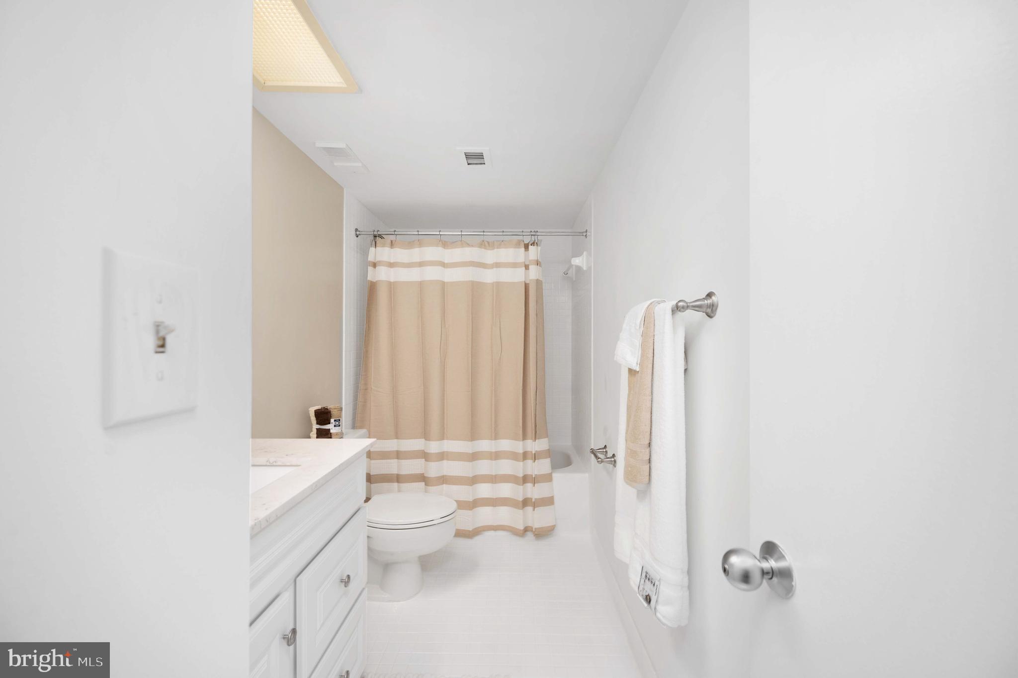5501 Seminary Road, Unit 511S Falls Church, VA 22041 - Photo 32 of 44 a bathroom with a sink and a tub