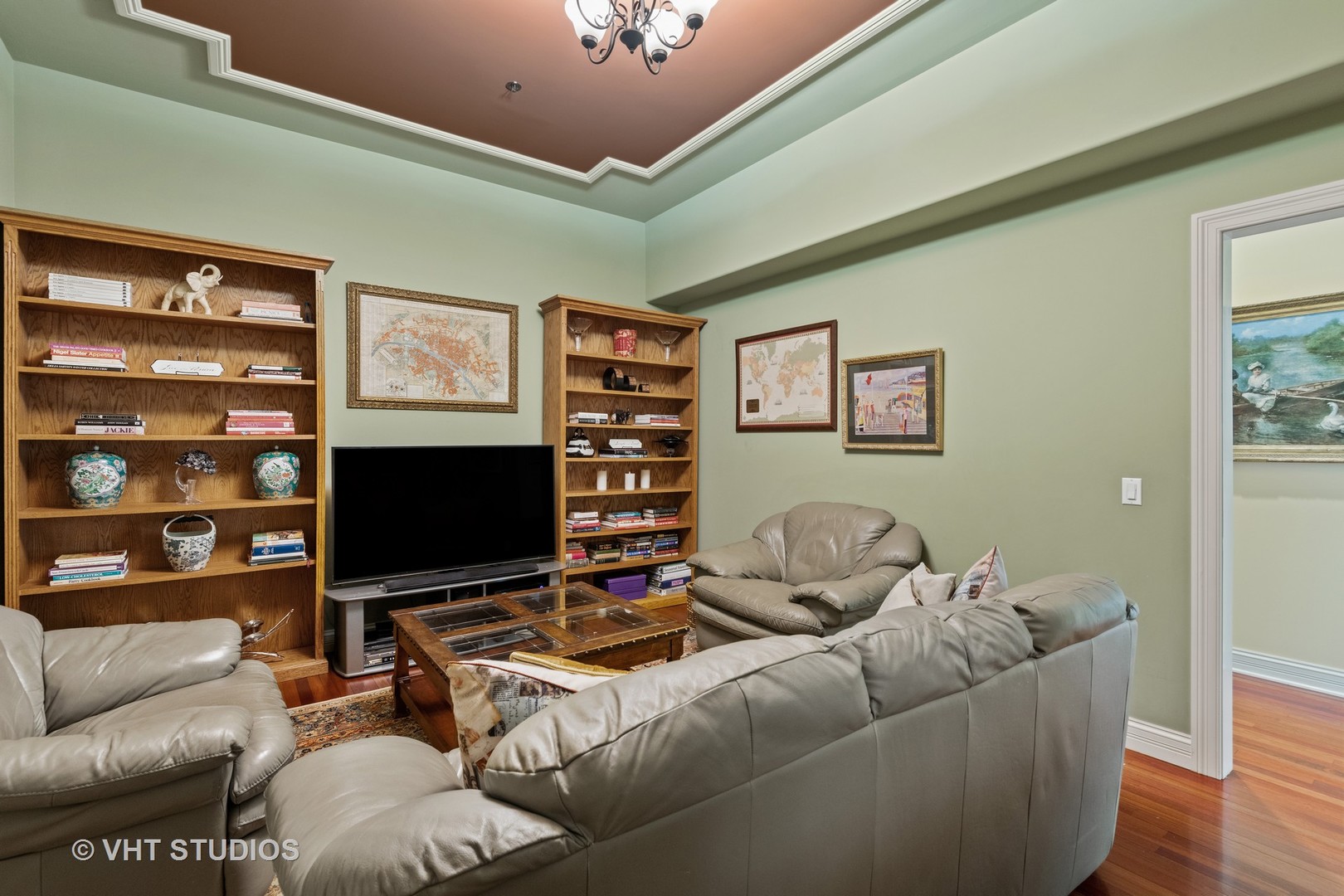 152 West Huron Street, Unit 7 Chicago, IL 60654 - Photo 12 of 32