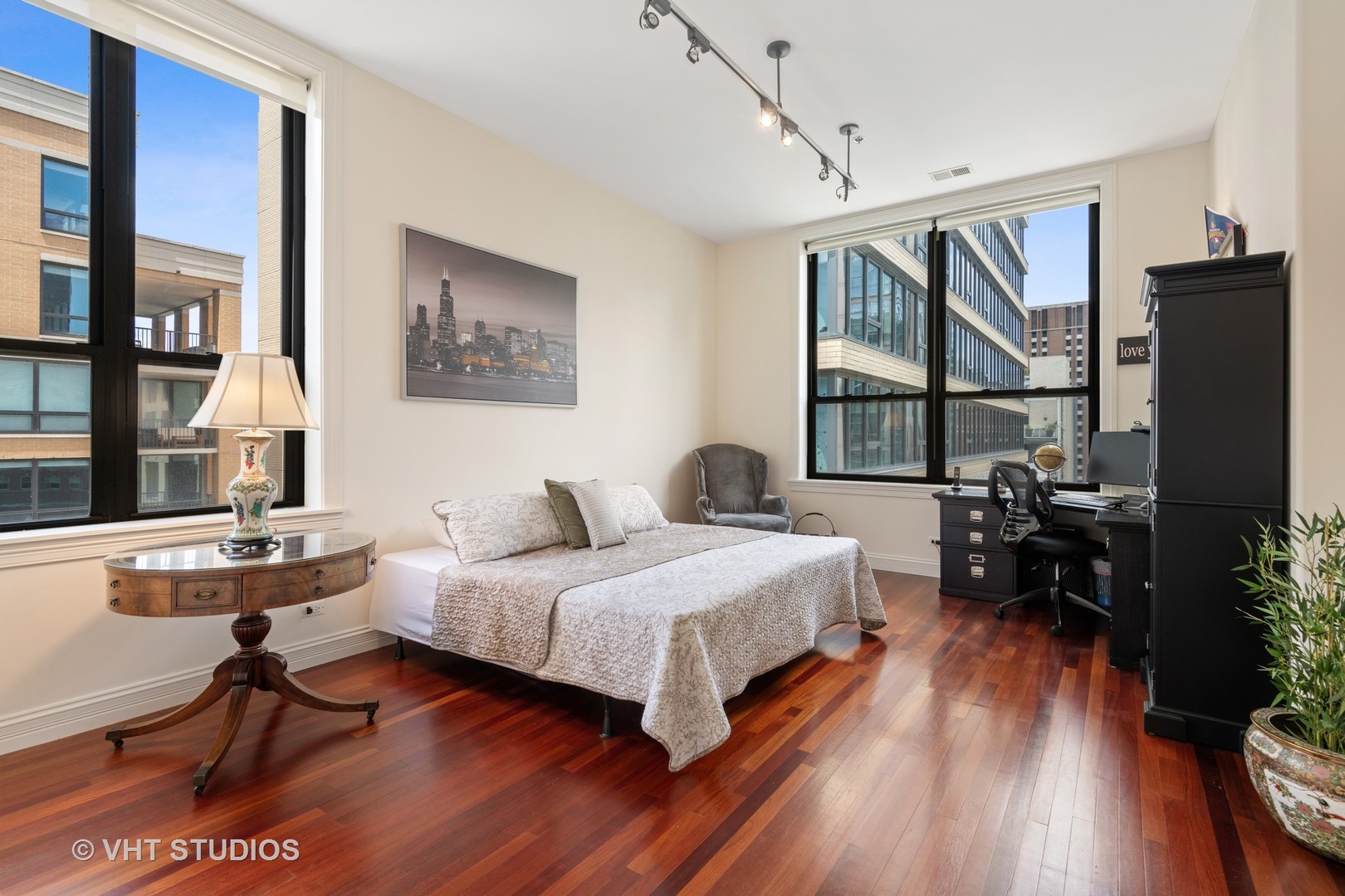 152 West Huron Street, Unit 7 Chicago, IL 60654 - Photo 19 of 32