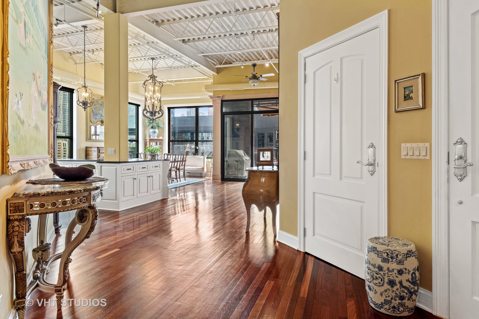 152 West Huron Street, Unit 7 Chicago, IL 60654 - Photo 3 of 32