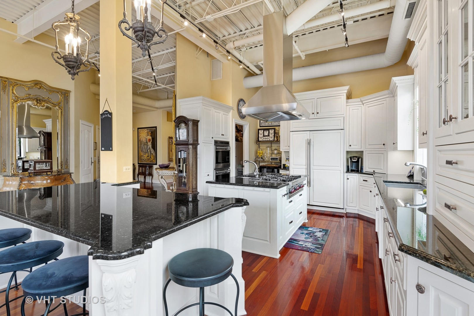 152 West Huron Street, Unit 7 Chicago, IL 60654 - Photo 7 of 32