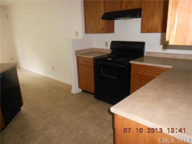 6717 Ridge Lane Road Charlotte, NC 28262 - Photo 4 of 6