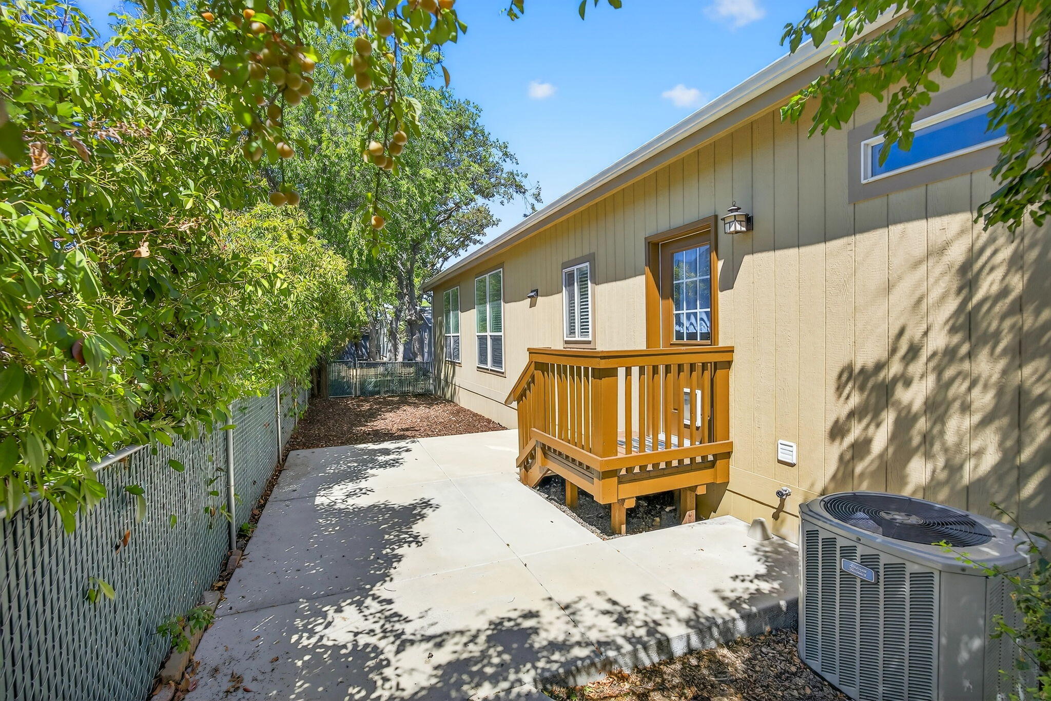 225 Wilson Road Central Point, OR 97502 - Photo 28 of 76 Unit B backyard