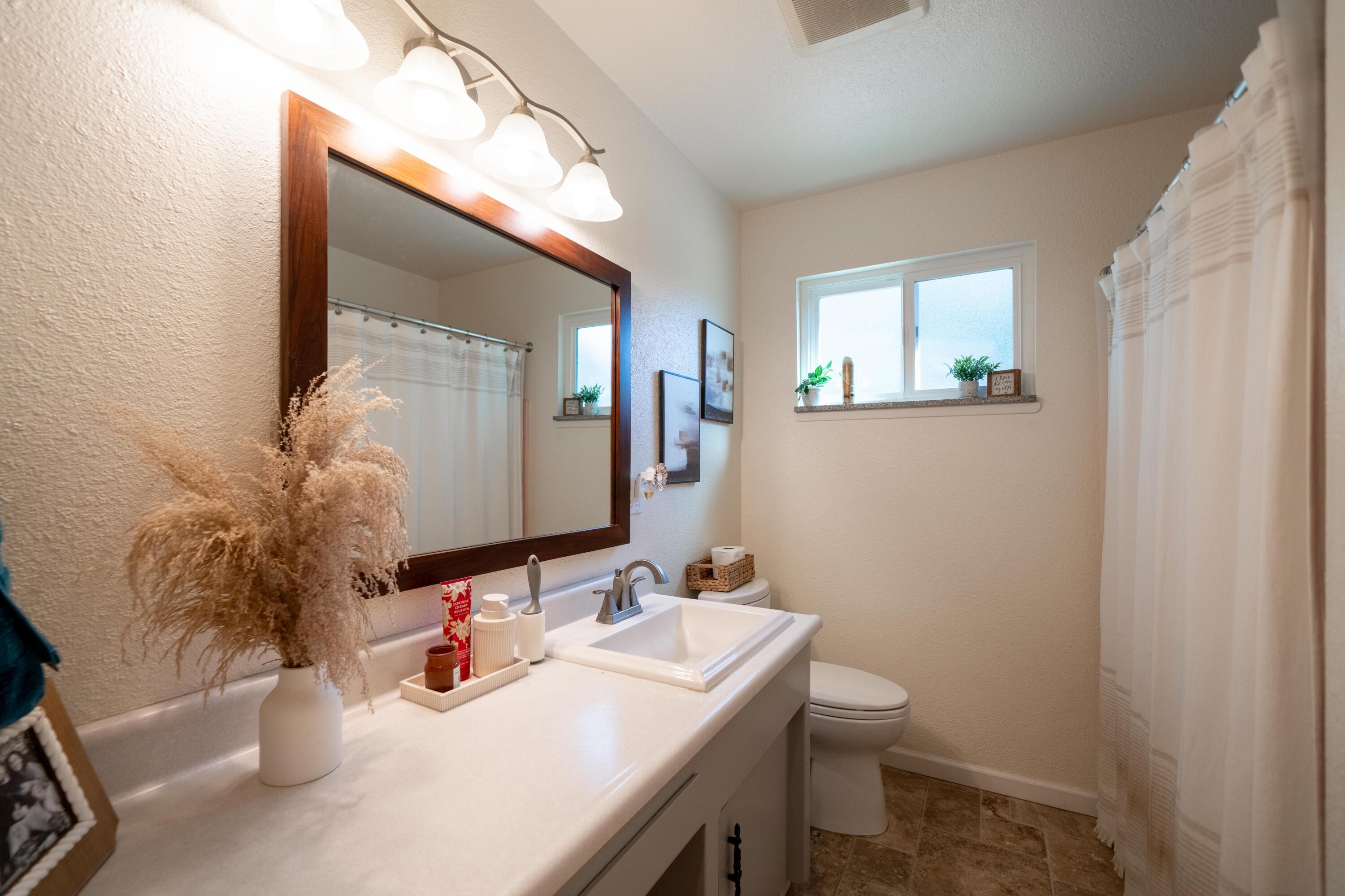 1875 Riviera Drive Redding, CA 96001 - Photo 15 of 18 IMG-16