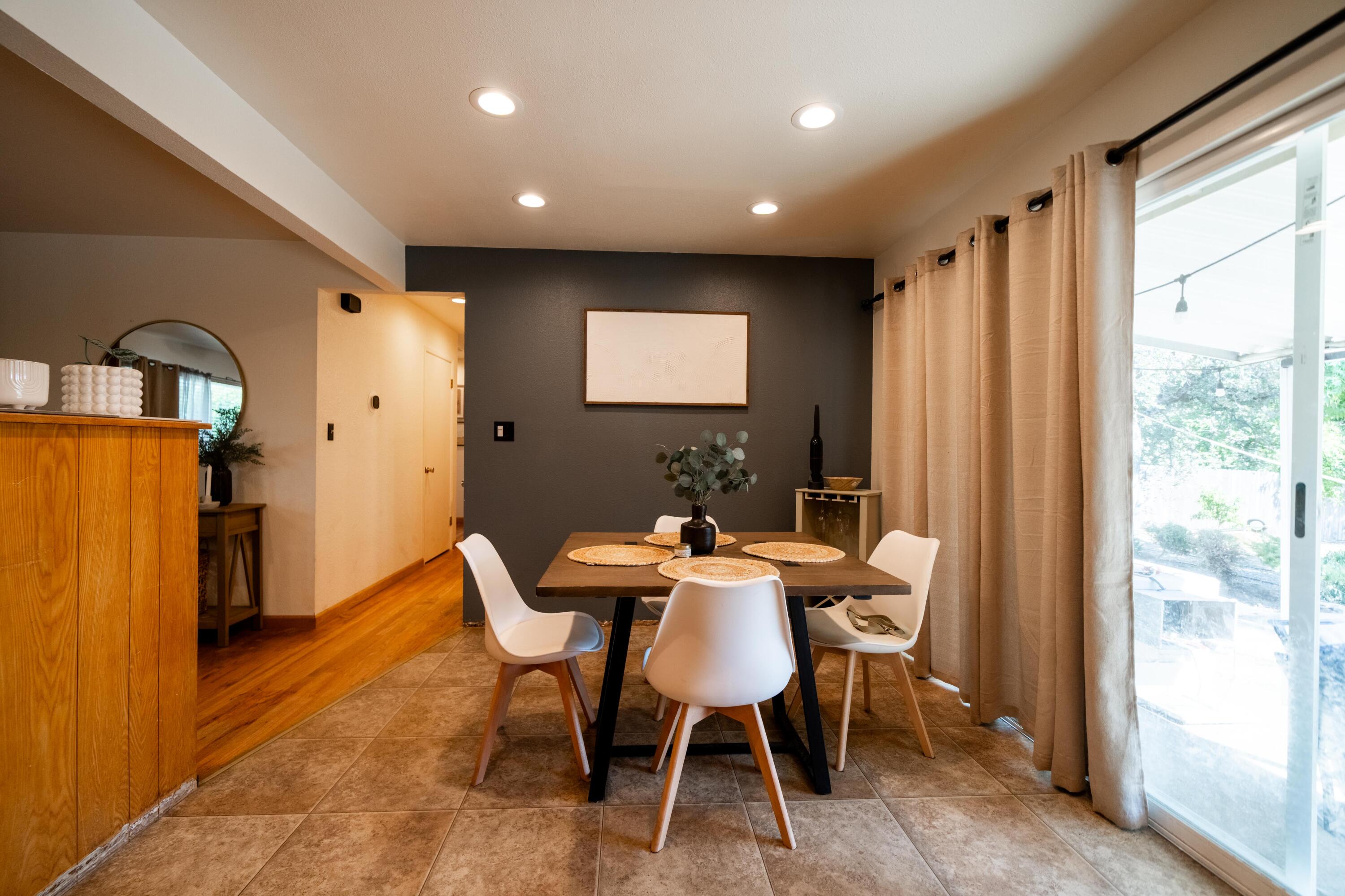 1875 Riviera Drive Redding, CA 96001 - Photo 3 of 18 IMG-11