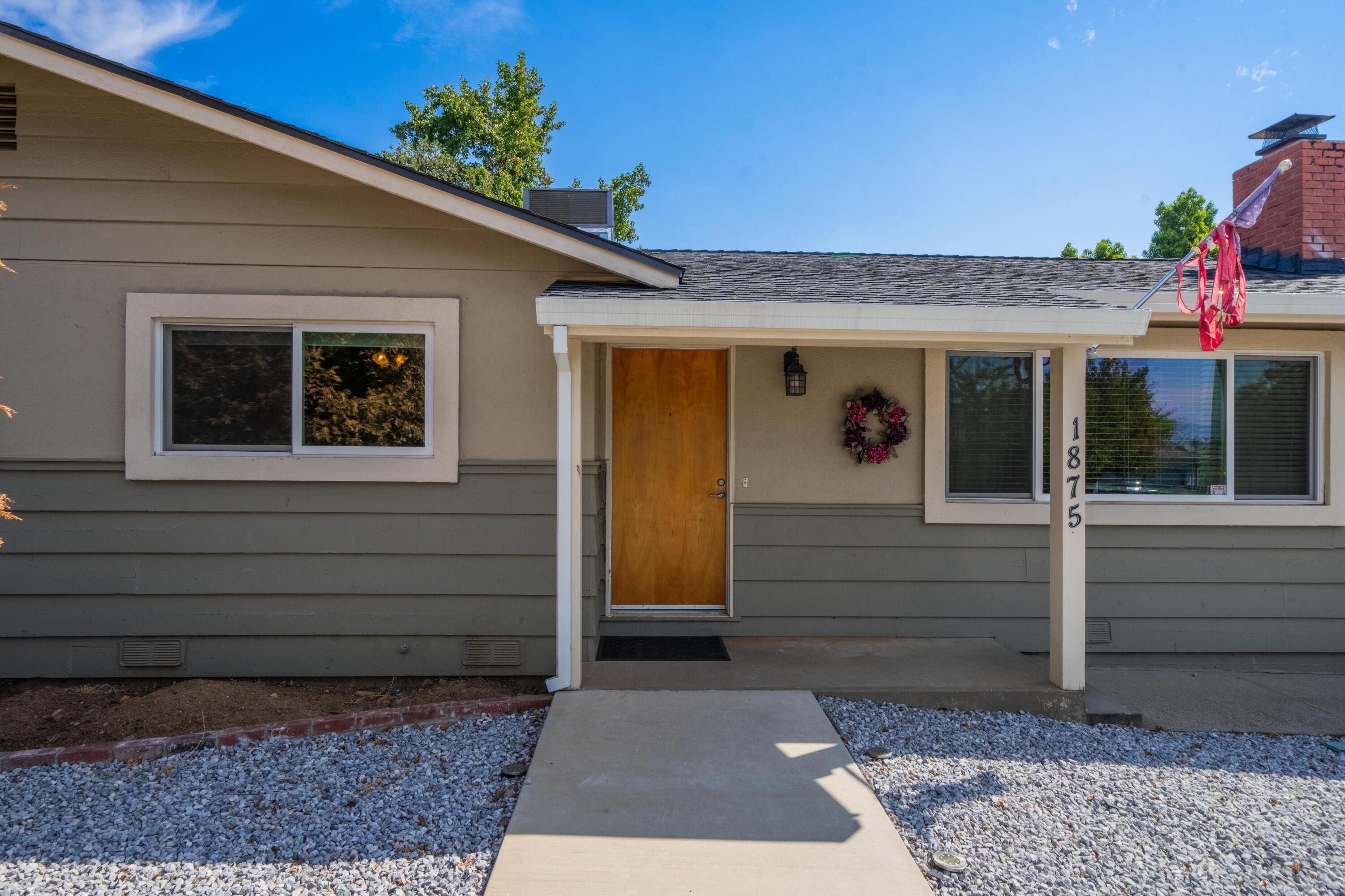 1875 Riviera Drive Redding, CA 96001 - Photo 4 of 18 IMG-04
