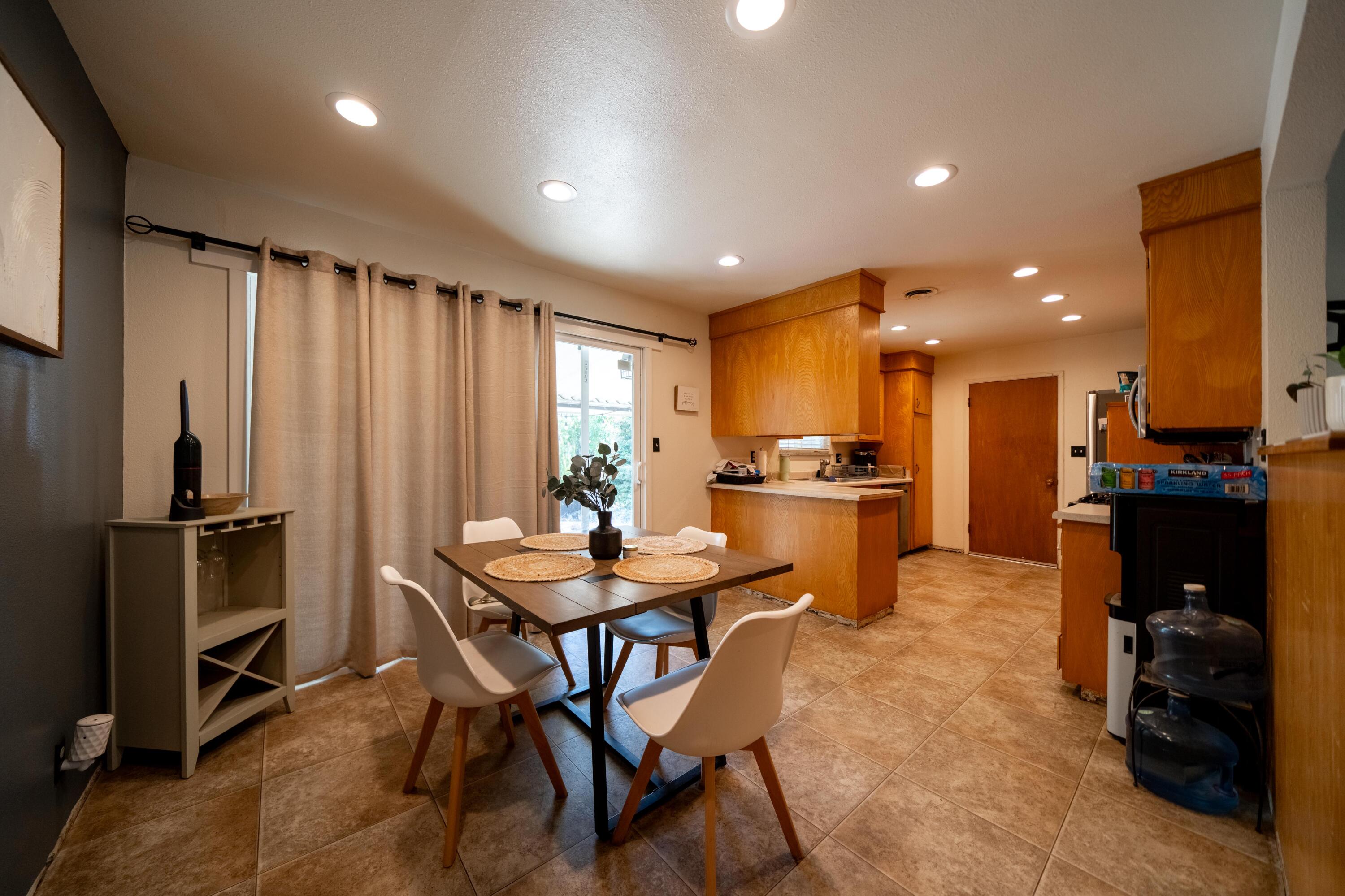 1875 Riviera Drive Redding, CA 96001 - Photo 8 of 18 IMG-07