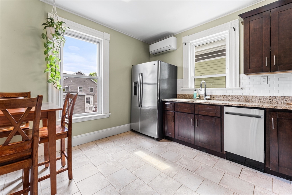 4 Boardman Street, Unit 2 Salem, MA 01970 - Photo 3 of 28