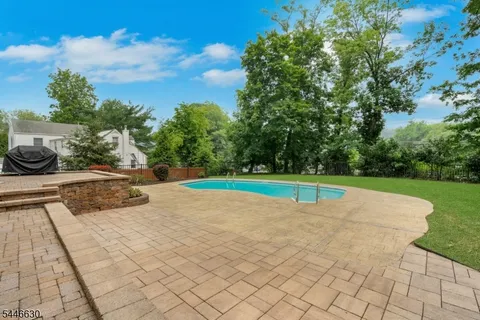 $1,235,000 | 14 Lakeview Avenue, Watchung, NJ 07069