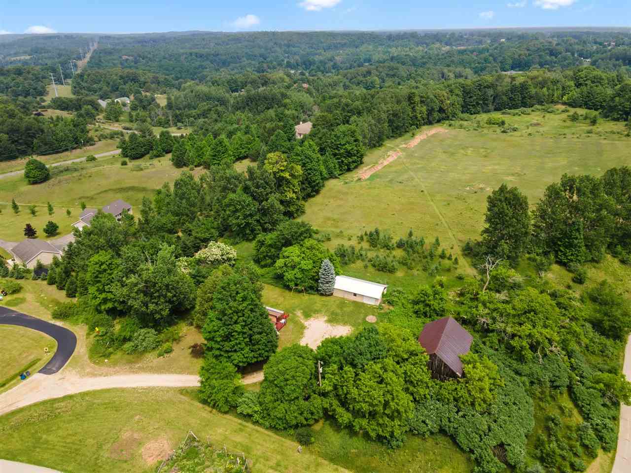1644 Smith Road Traverse City, MI 49696 - Photo 28 of 36 1890045-27.JPG
